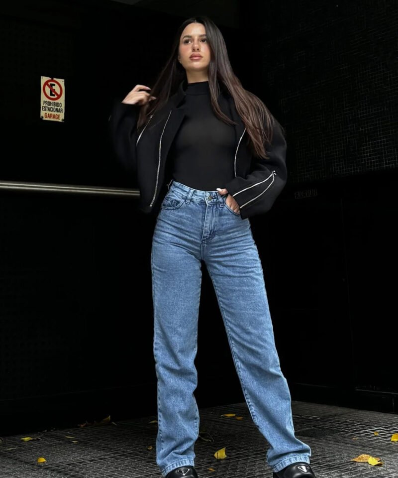 STRAIGHT PILAR