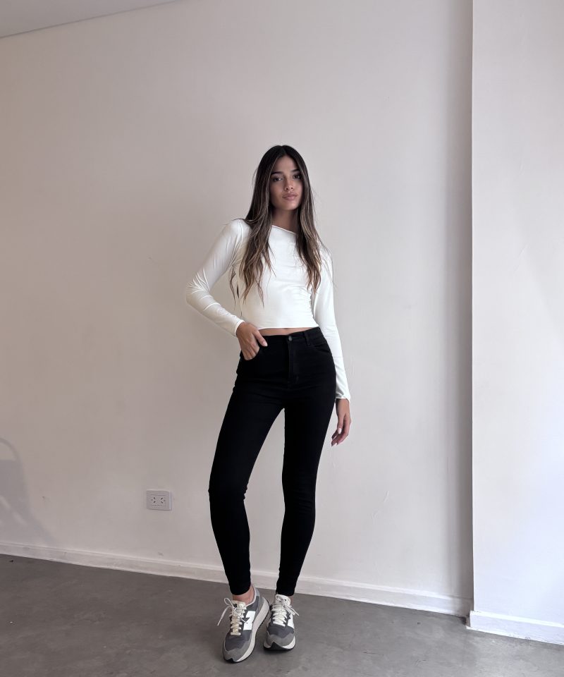 JEAN NEGRO ESTÁTICO