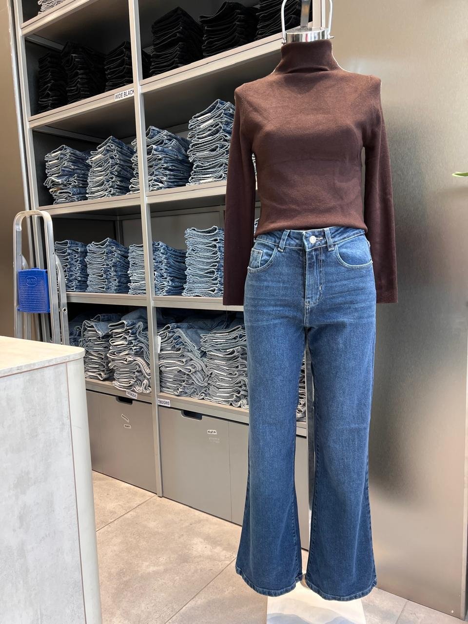 WIDE LEG ALMA