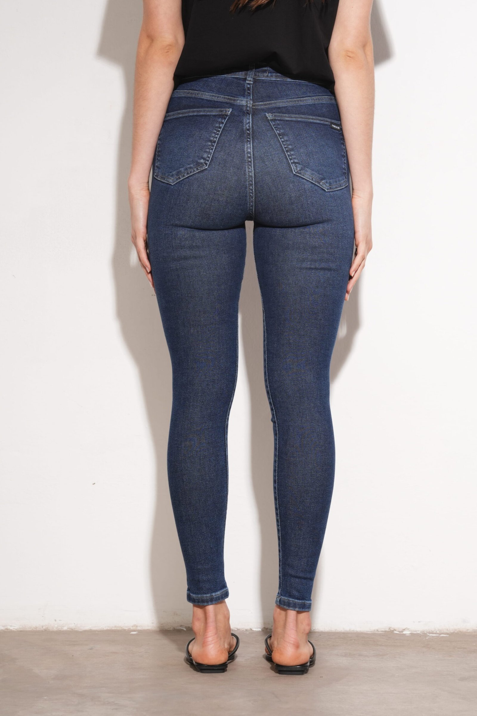 JEAN TINA - Imagen 3